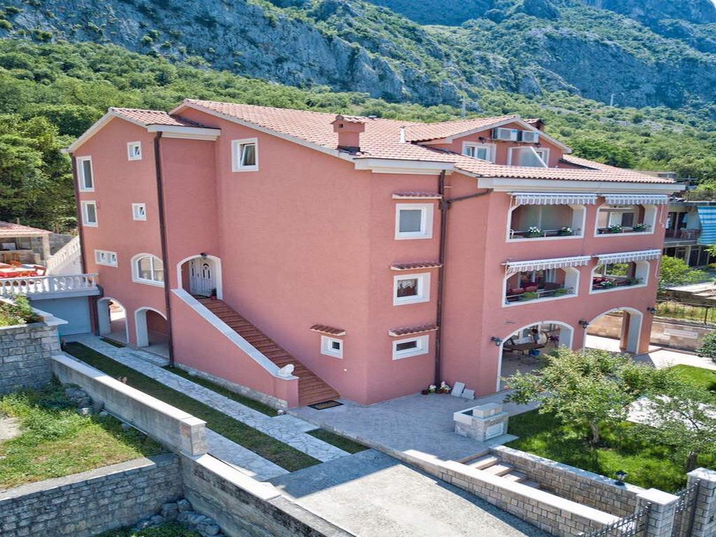 Apartments Radonjic Kotor Bagian luar foto