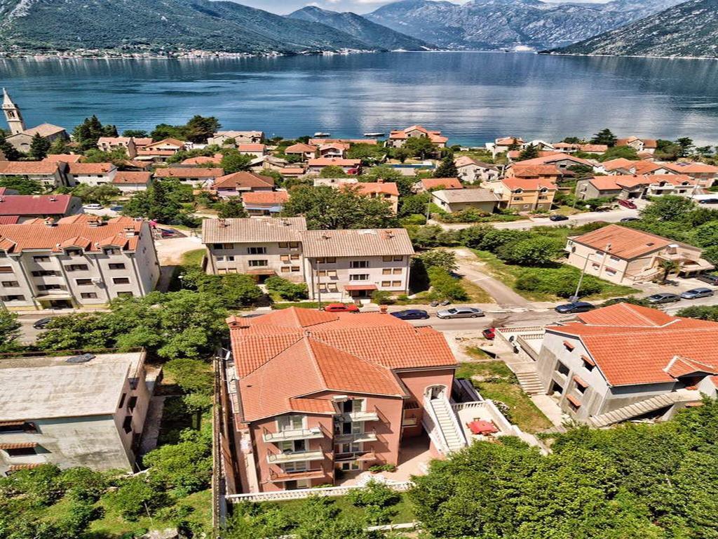 Apartments Radonjic Kotor Bagian luar foto