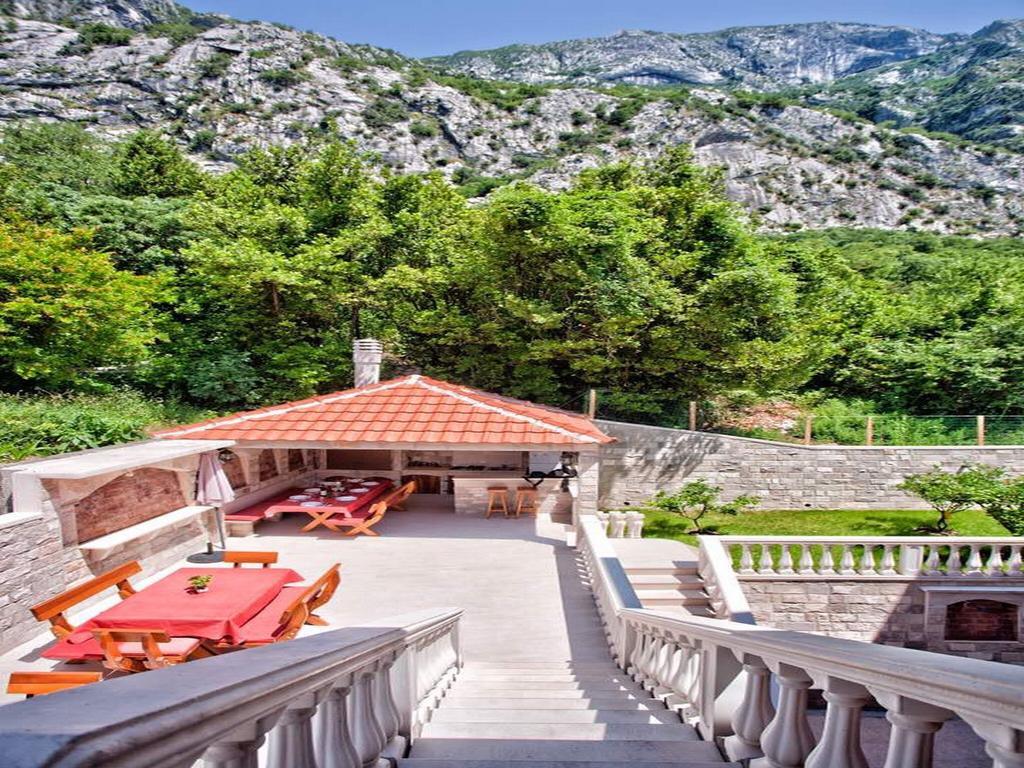 Apartments Radonjic Kotor Bagian luar foto