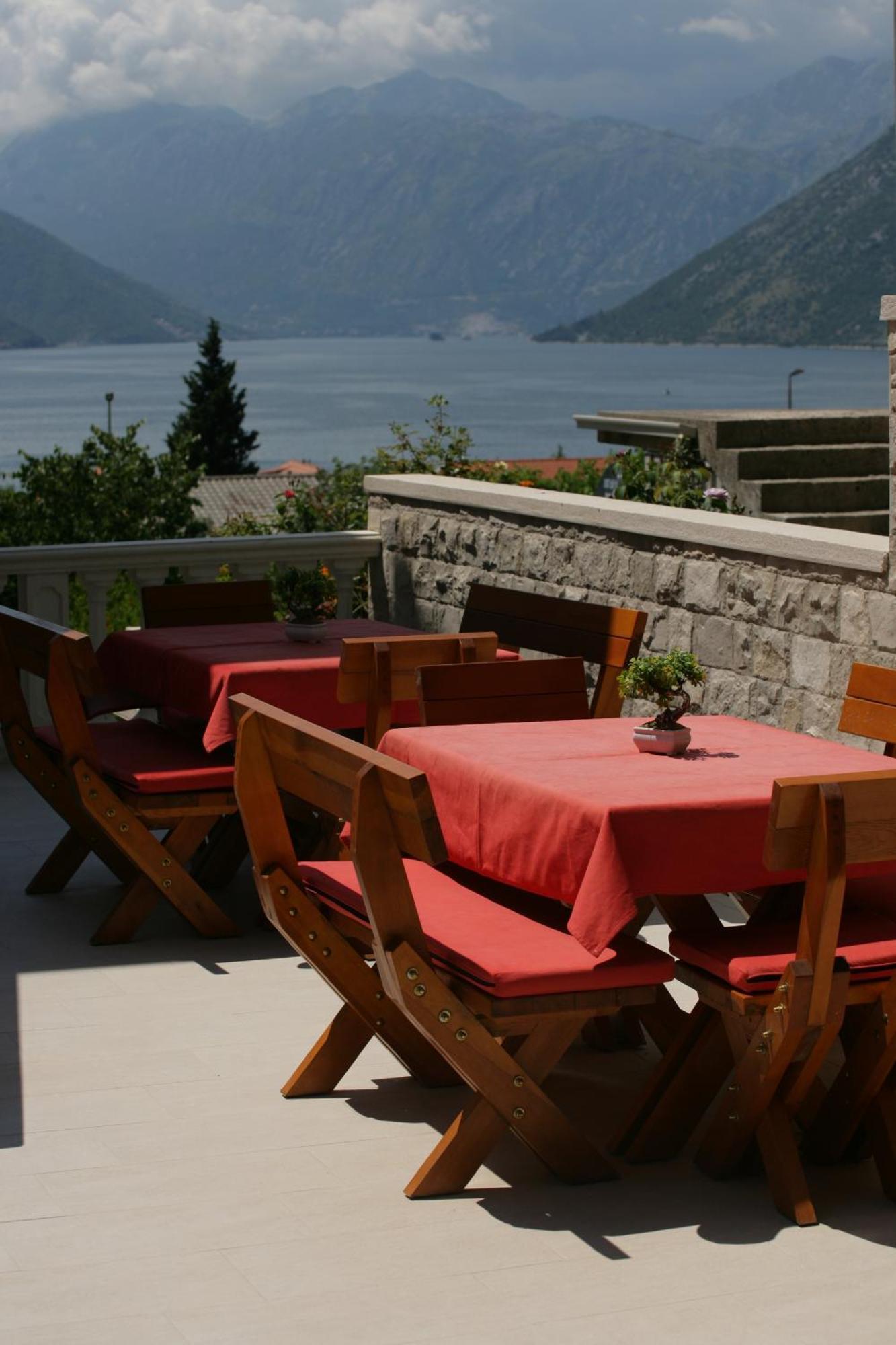 Apartments Radonjic Kotor Bagian luar foto